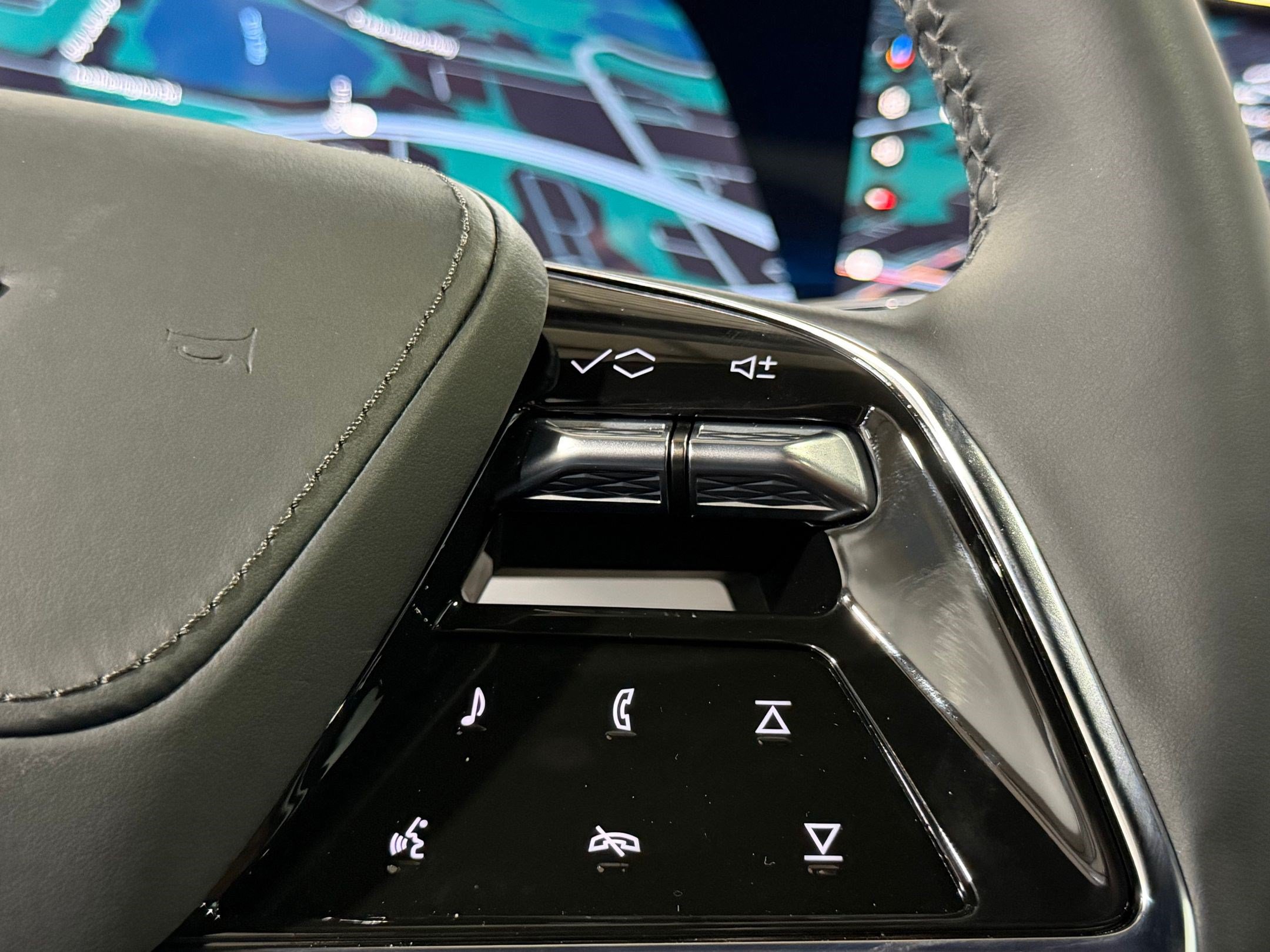 New 2026 Cadillac Vistiq Platinum AWD/4WD image 28