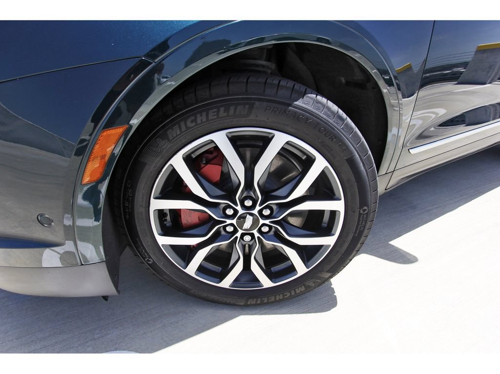 Certified 2025 Cadillac XT5 Sportv w/ Technology Package AWD/4WD image 31