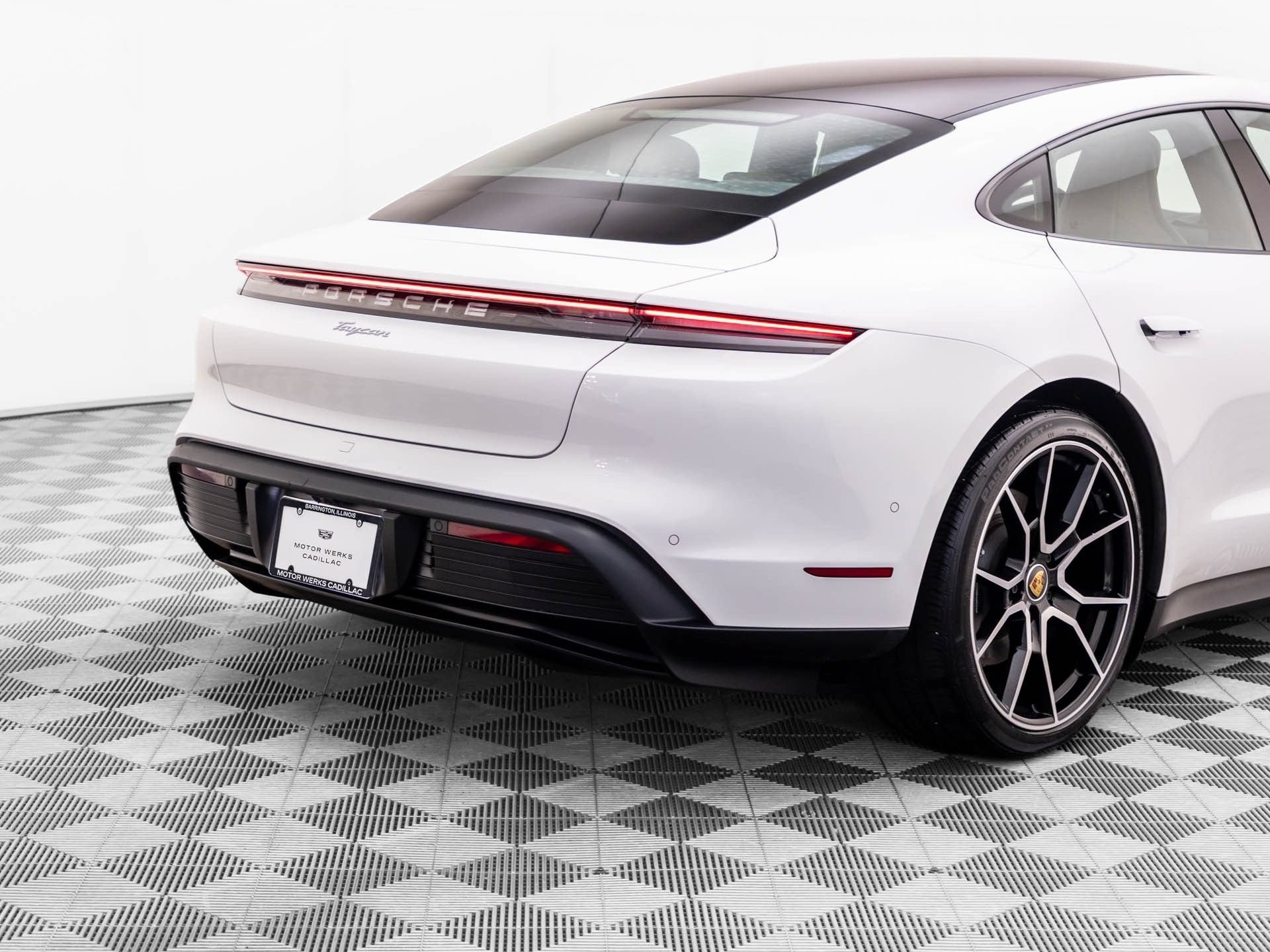 Used 2023 Porsche Taycan RWD image 39