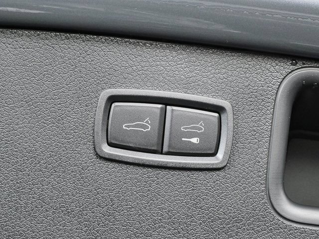 Certified 2026 Porsche Macan AWD/4WD image 31