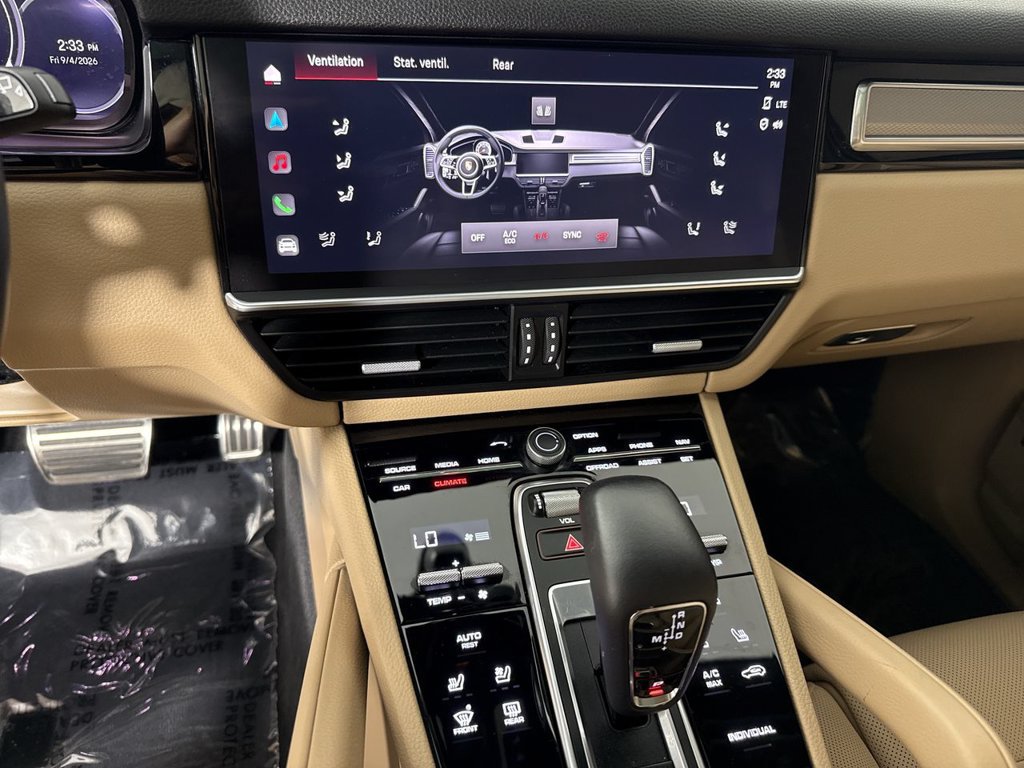 Certified 2023 Porsche Cayenne S Platinum w/ Premium Package Plus AWD/4WD image 31
