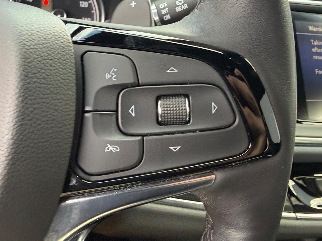 Used 2024 Buick Enclave Essence AWD/4WD image 20