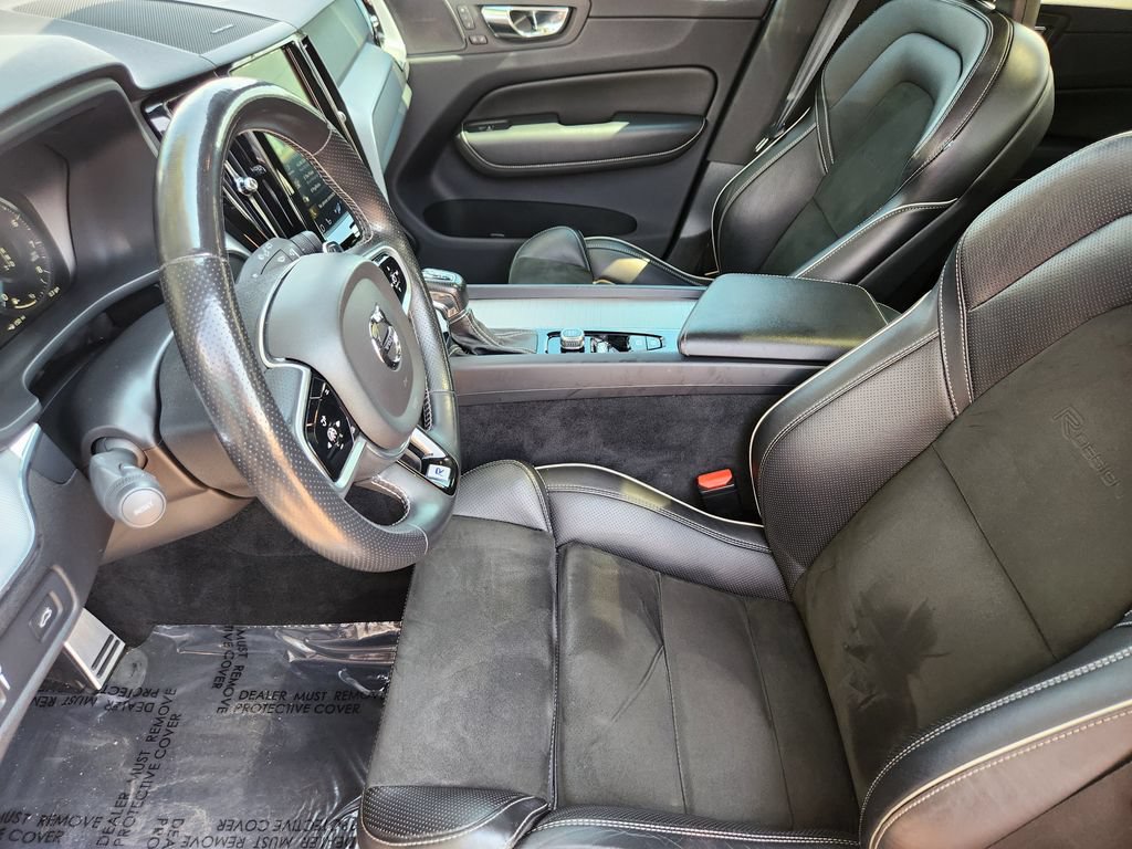 Used 2019 Volvo XC60 T6 R-Design w/ Protection Package Premier AWD/4WD image 4