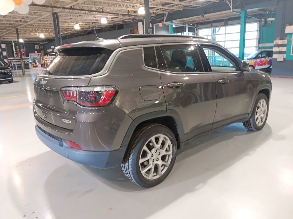 Used 2022 Jeep Compass Latitude image 6