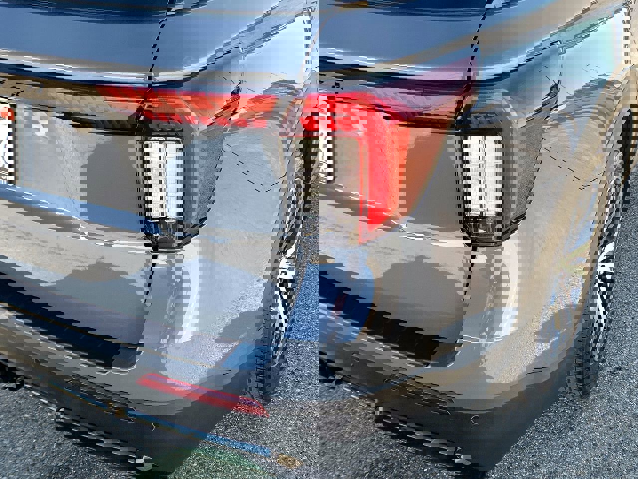 Used 2025 Ford Explorer ST-Line w/ Premium Package image 43