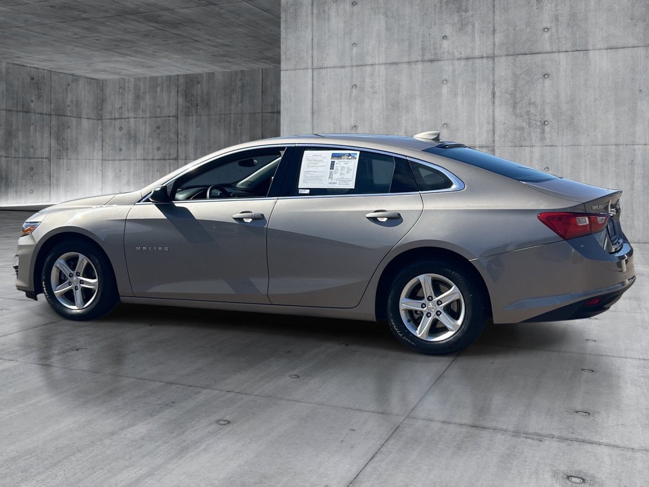 Used 2023 Chevrolet Malibu LT FWD image 3