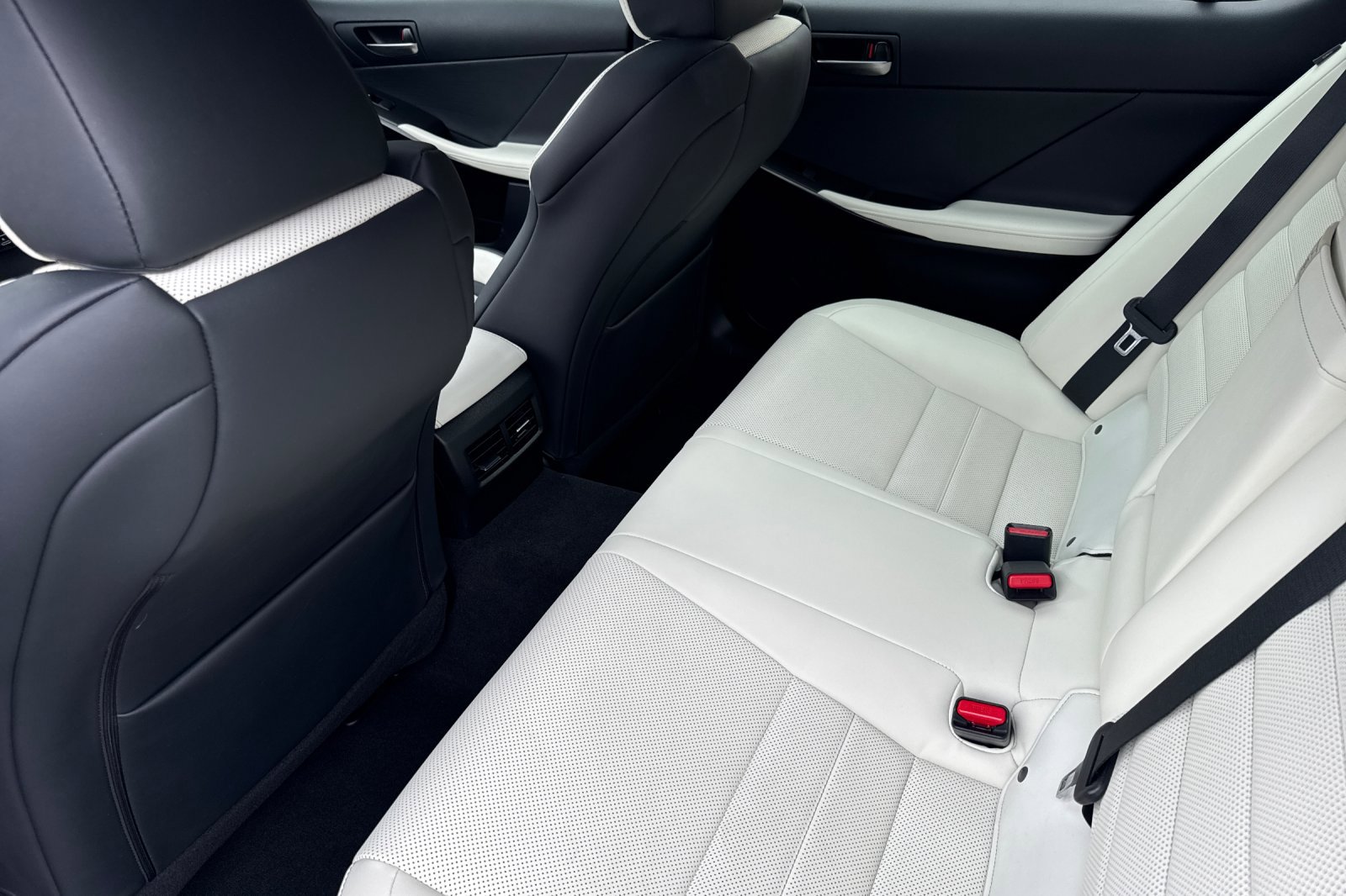 Used 2022 Lexus IS 350 F Sport w/ Accessory Package RWD image 27
