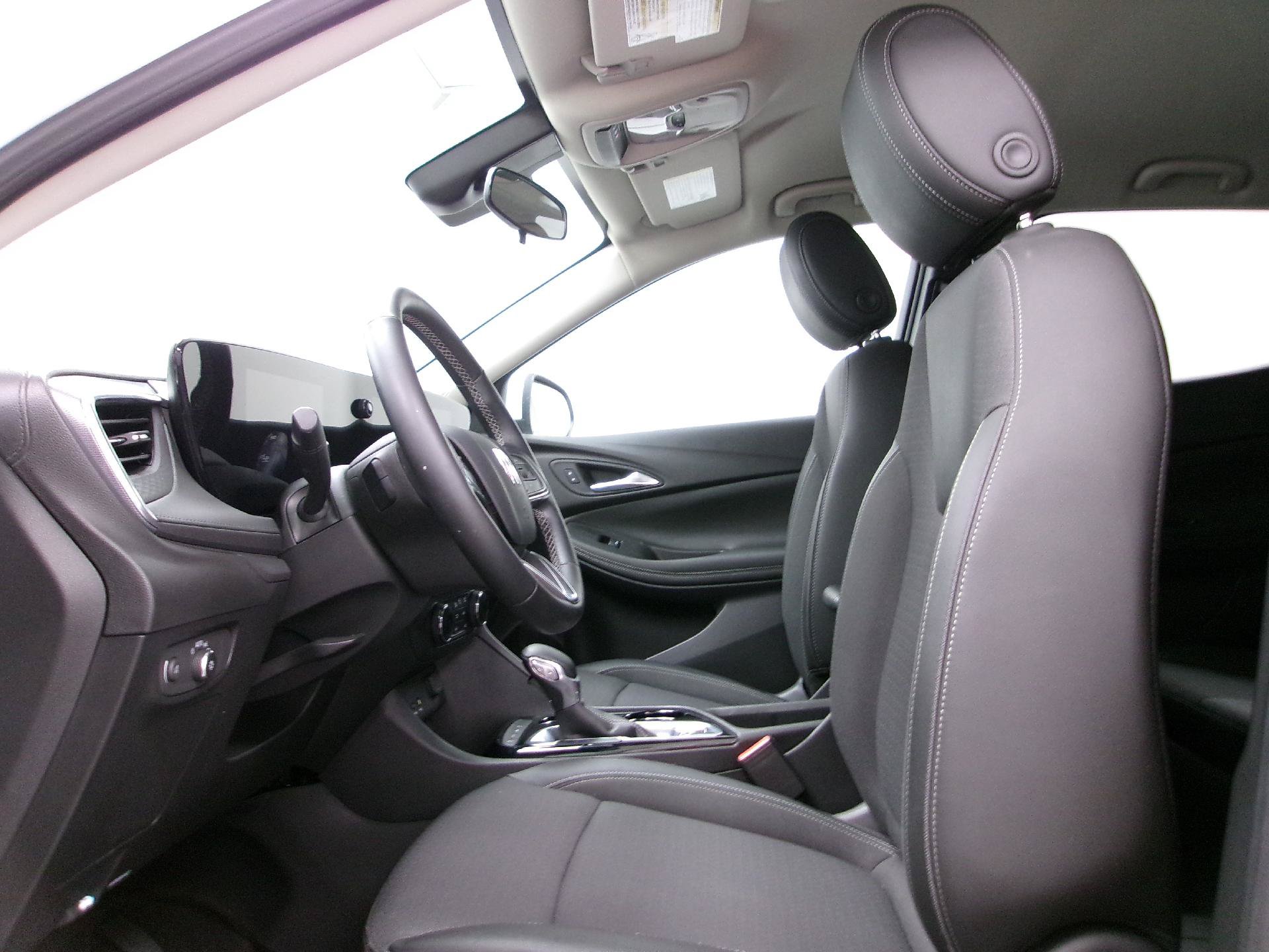 Used 2024 Buick Encore GX Preferred w/ Comfort Package AWD/4WD image 8