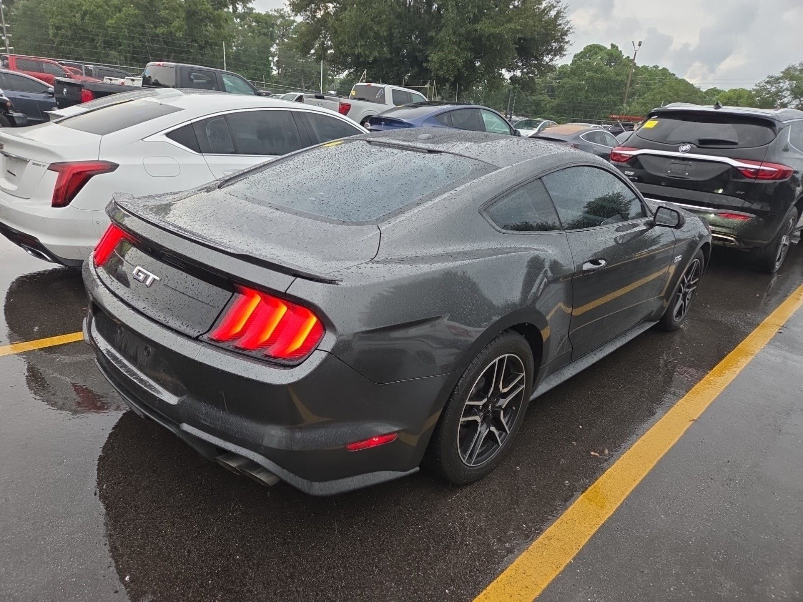 Used 2019 Ford Mustang GT RWD image 4