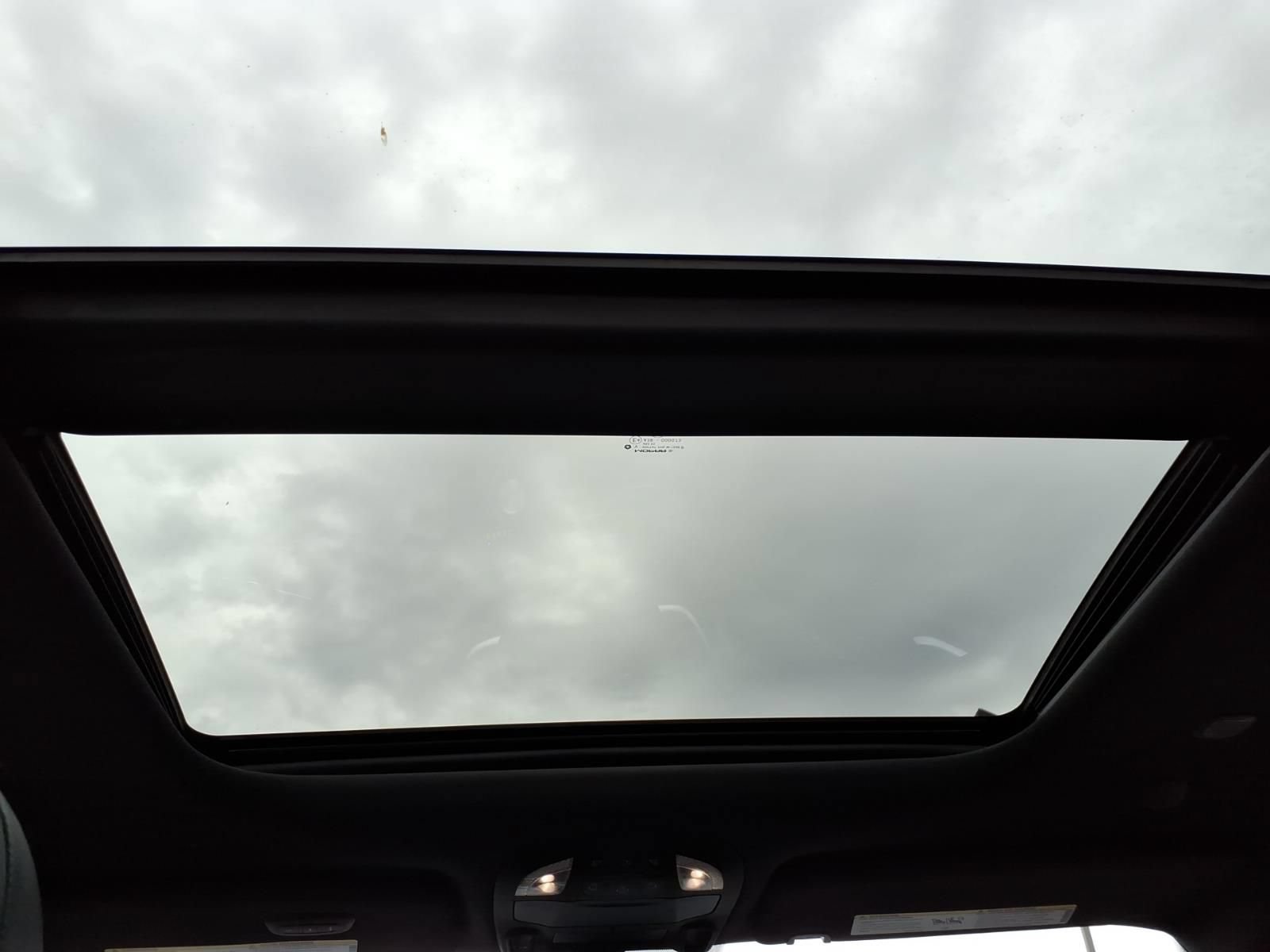 Used 2025 Chrysler Pacifica Limited FWD image 20