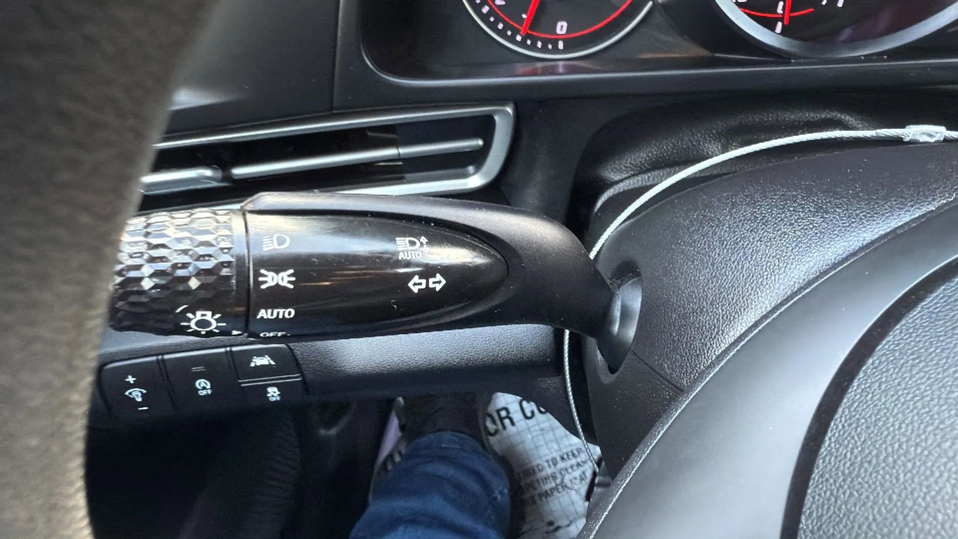 Used 2021 Hyundai Elantra SE image 14