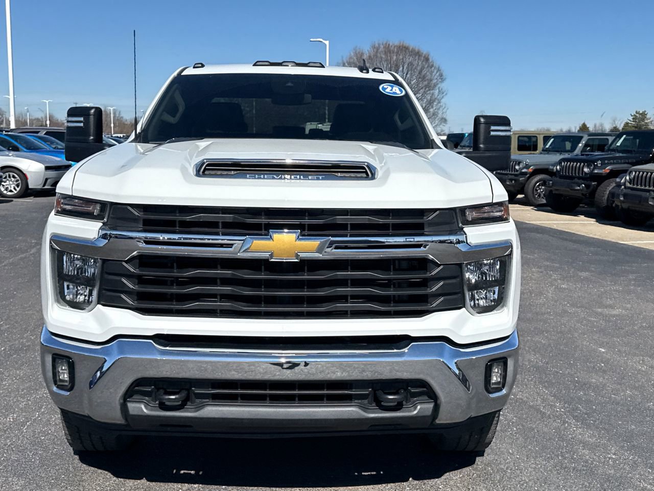 Used 2024 Chevrolet Silverado 3500 LT w/ Convenience Package image 8