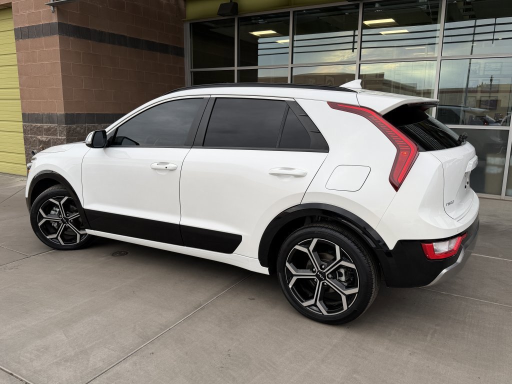 Used 2023 Kia Niro EX Touring image 5