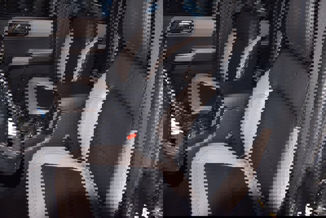 Used 2023 Ford Bronco Wildtrak image 39