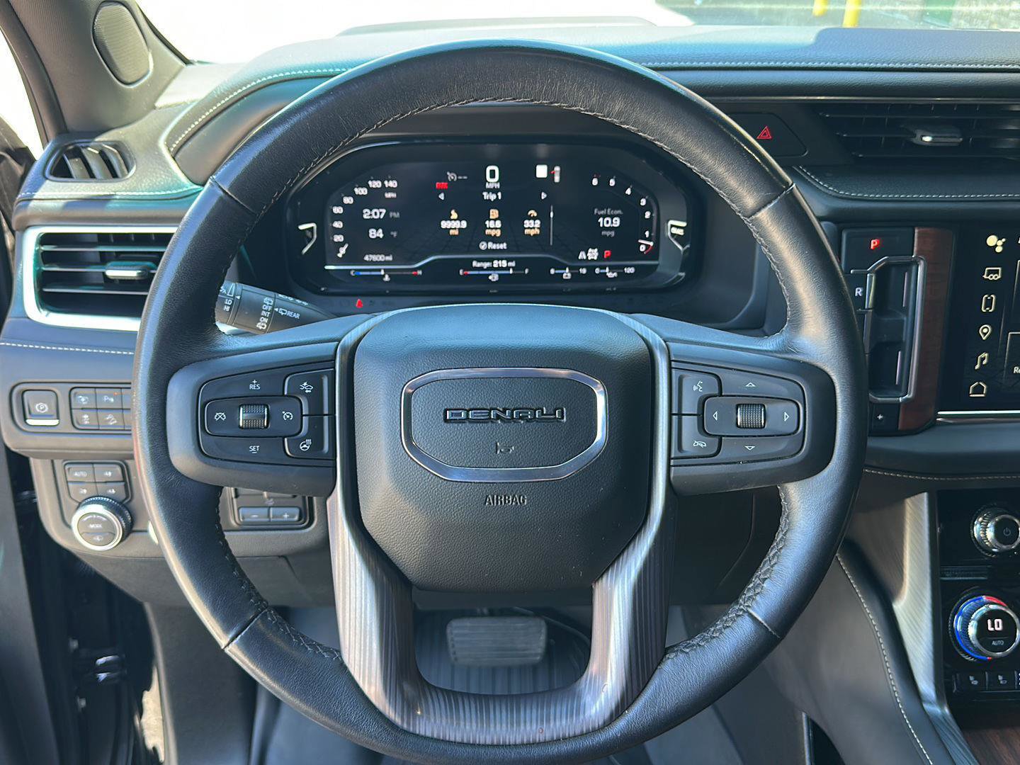 Used 2023 GMC Yukon Denali Ultimate AWD/4WD image 15