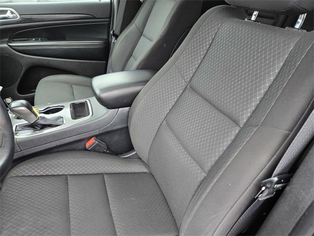 Used 2020 Jeep Grand Cherokee Laredo image 16