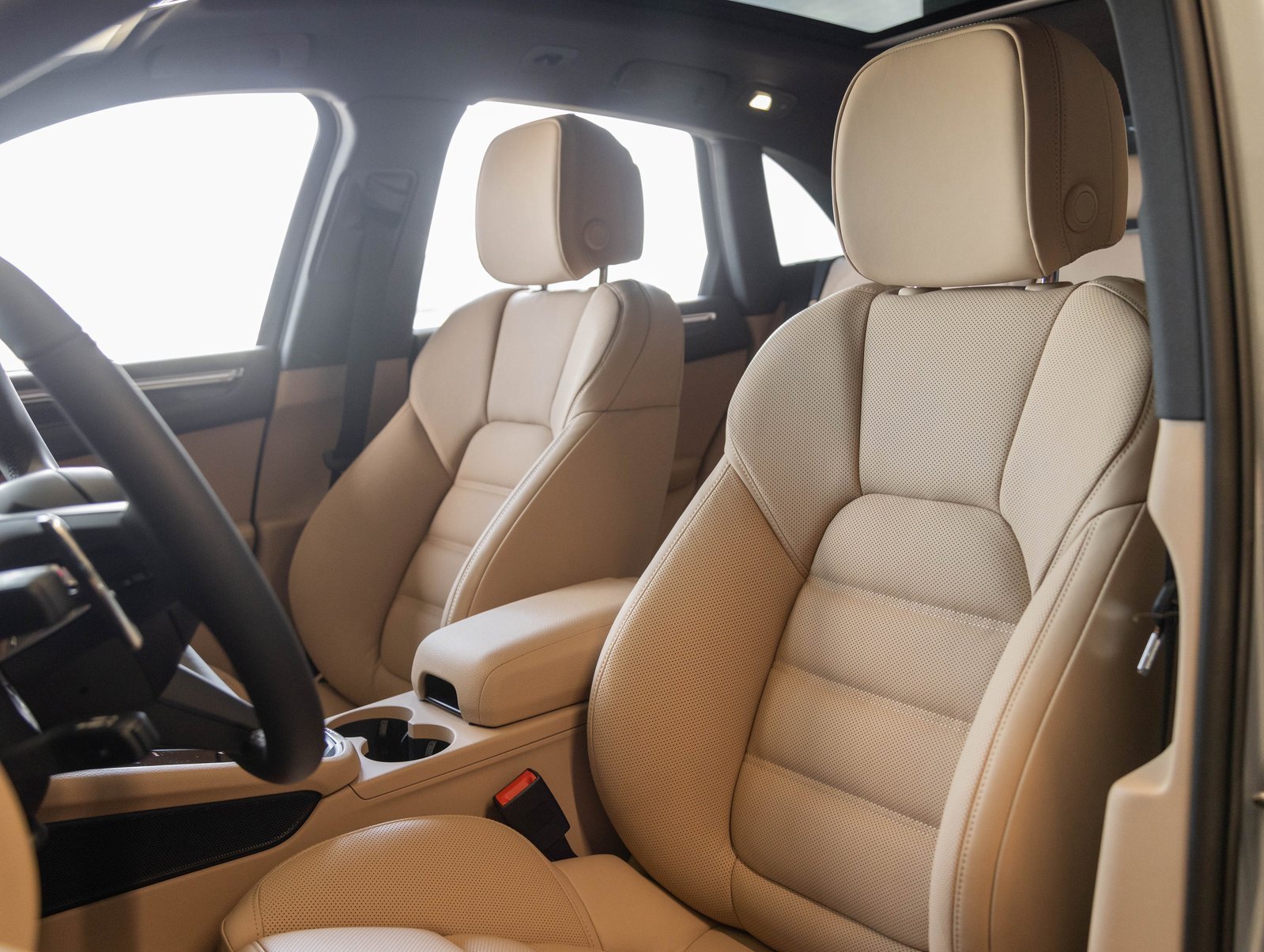 New 2026 Porsche Macan image 5