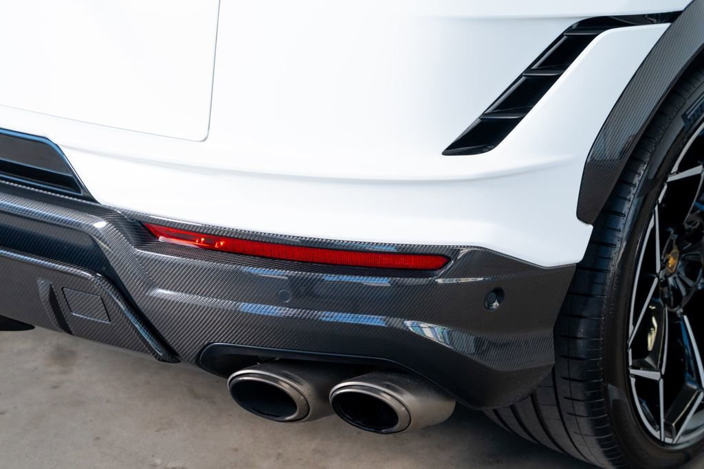 Used 2024 Lamborghini Urus Performante image 36