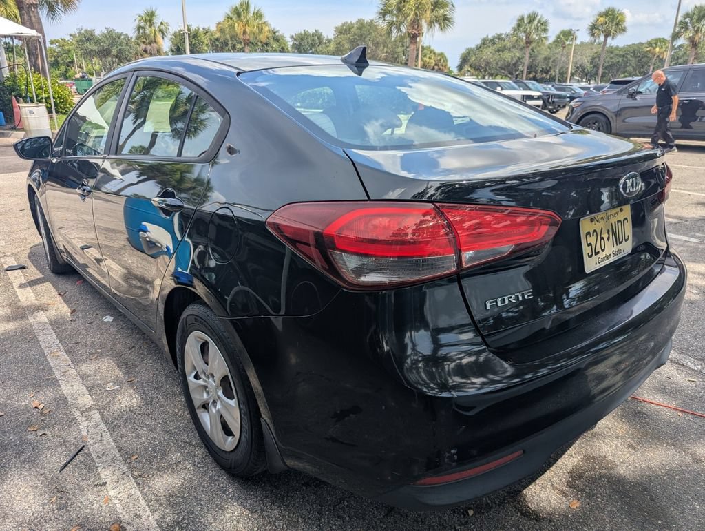 Used 2018 Kia Forte LX FWD image 4