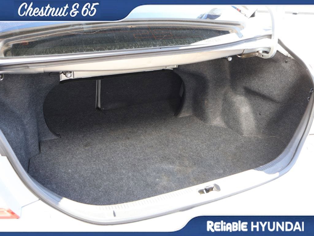 Used 2011 Toyota Camry LE image 16