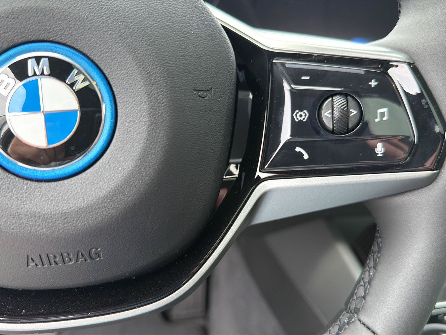 New 2027 BMW i5 eDrive40 w/ Premium Package RWD image 21