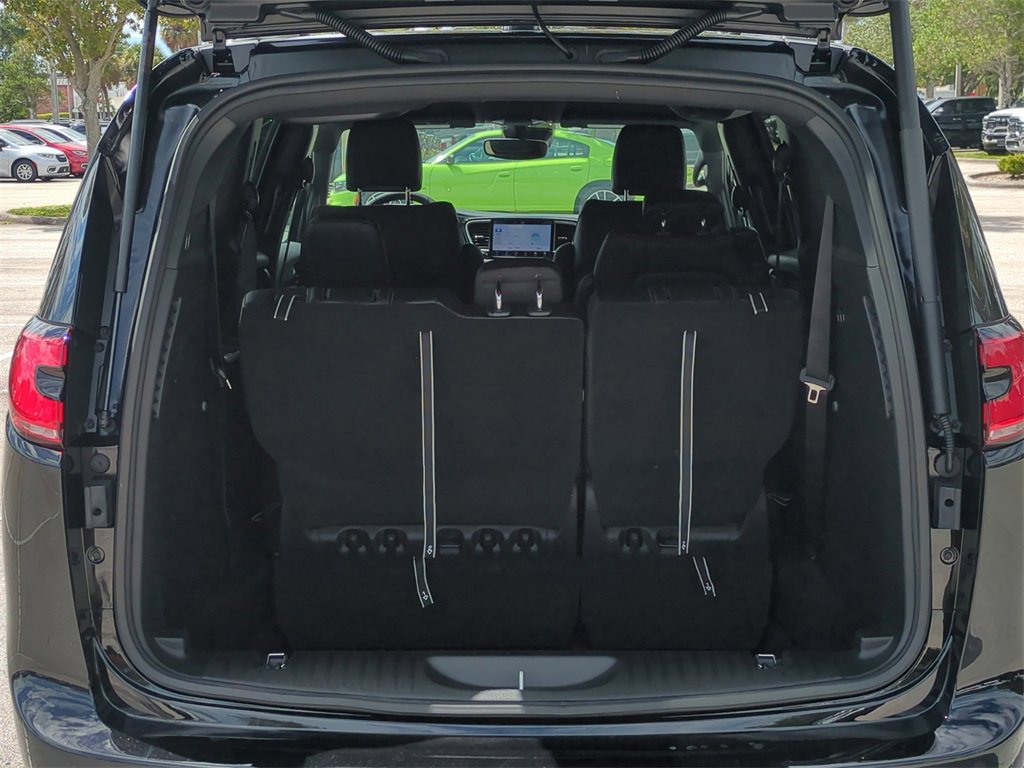 New 2026 Chrysler Pacifica Select w/ S Appearance Package image 13