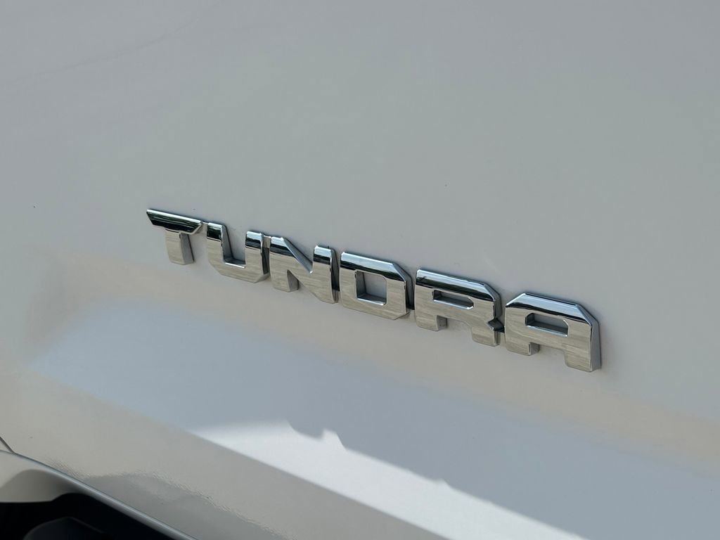 Used 2025 Toyota Tundra Limited AWD/4WD image 16