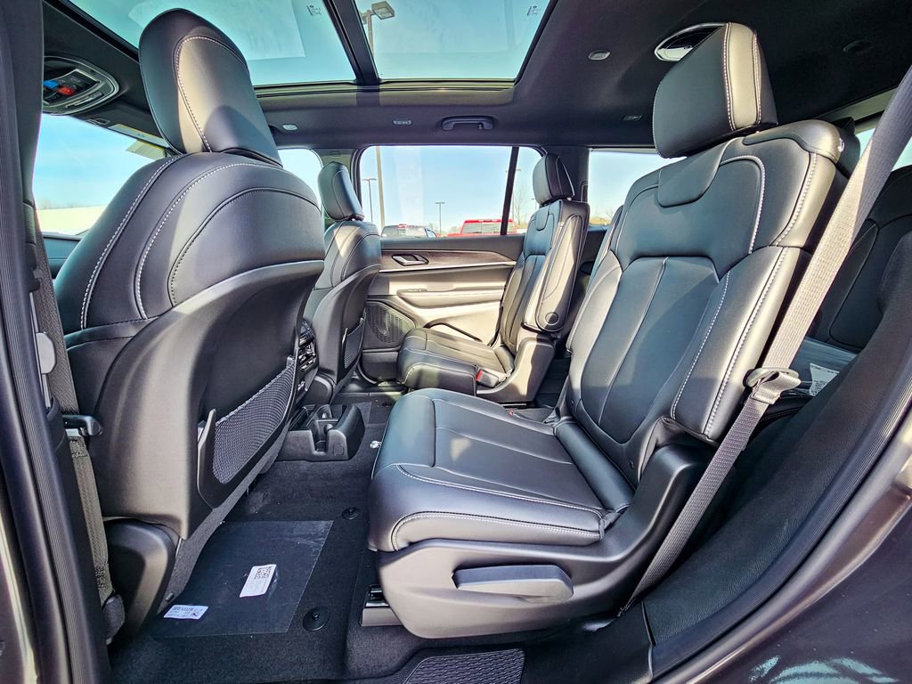 New 2025 Jeep Grand Cherokee L Limited w/ Black Appearance Package image 35