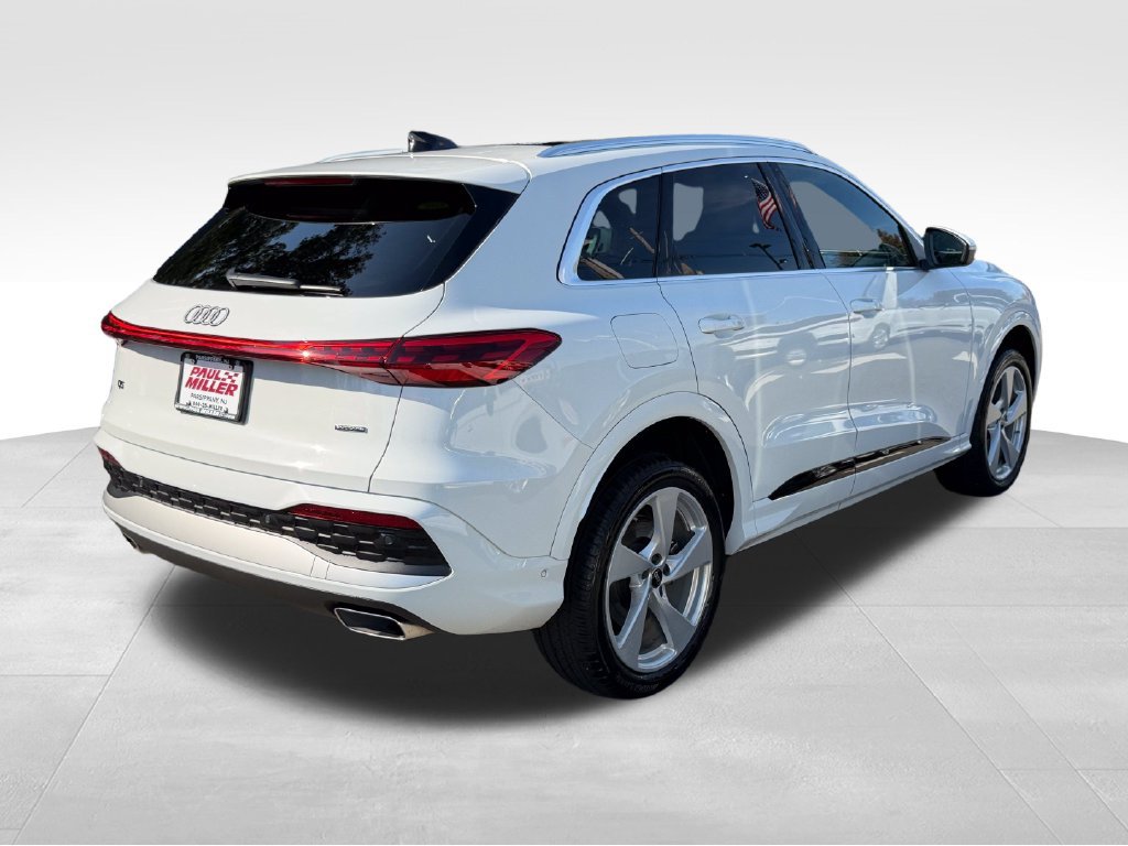 Used 2025 Audi Q5 Premium Plus w/ Premium Plus AWD/4WD image 9