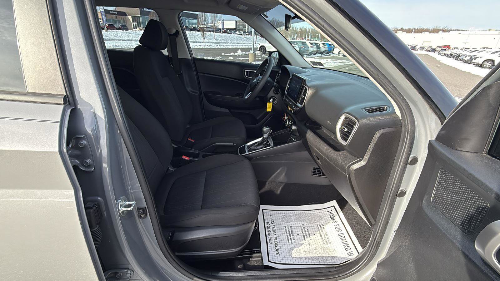 Used 2021 Hyundai Venue SE image 17