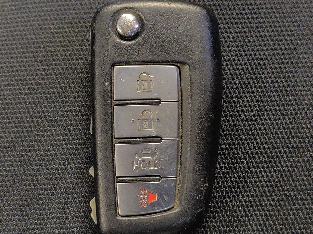 Used 2022 Nissan Versa S FWD image 32