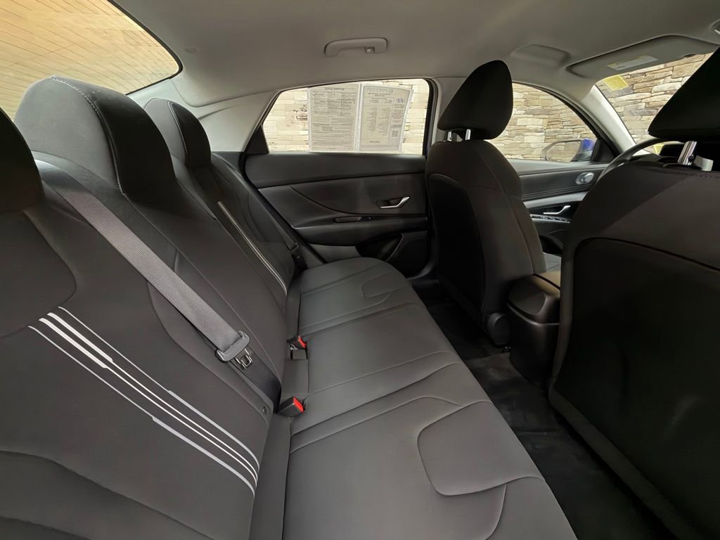 Certified 2023 Hyundai Elantra SEL image 29