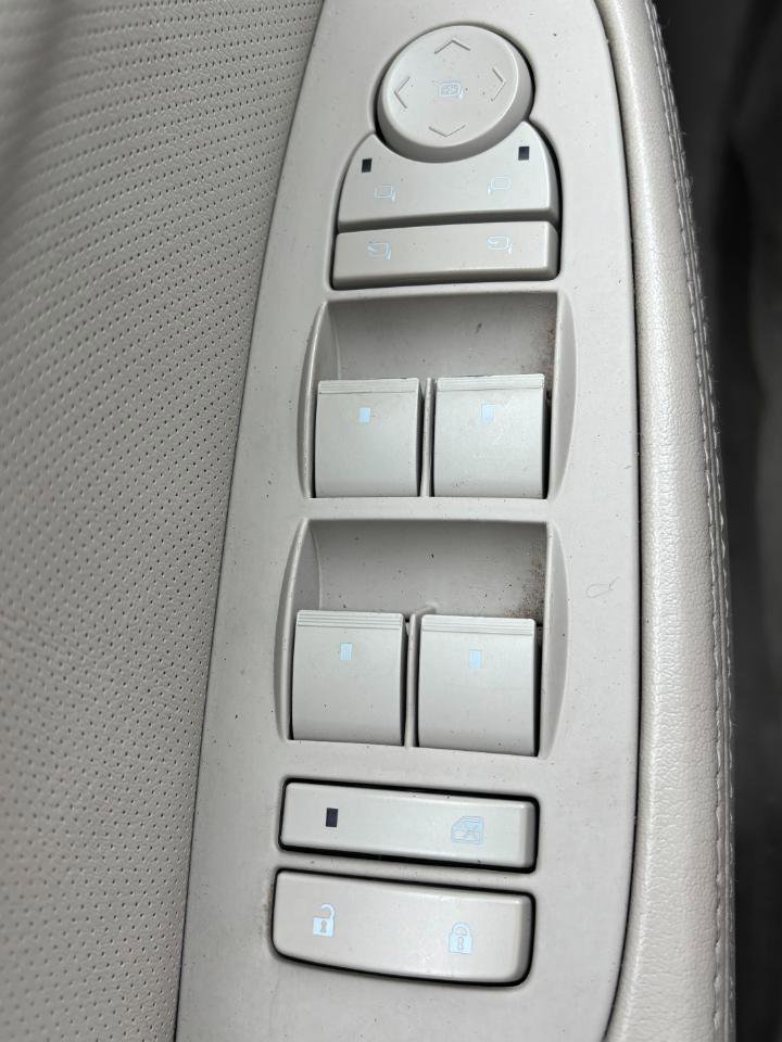 Used 2010 Cadillac DTS Premium w/ Driver Awareness Package FWD image 15
