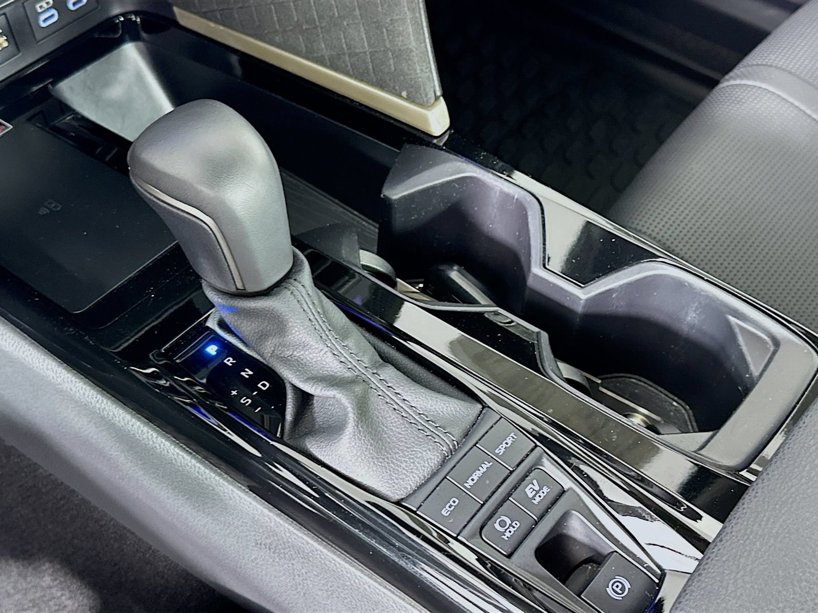 Certified 2025 Toyota Camry XLE AWD/4WD image 17