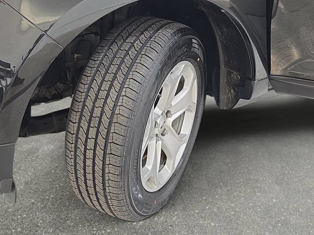 Used 2013 Ford Edge SEL FWD image 29