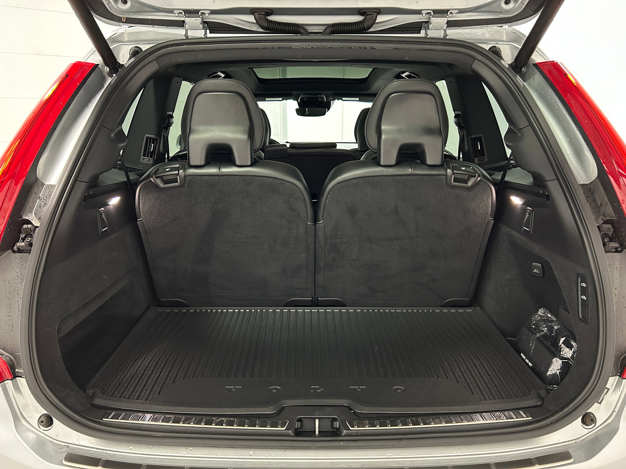 Used 2019 Volvo XC90 T6 R-Design w/ Advanced Package image 33
