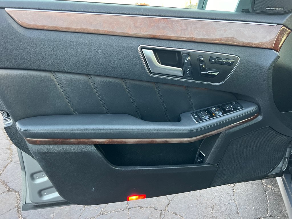 Used 2013 Mercedes-Benz E 350 4MATIC Sedan image 11