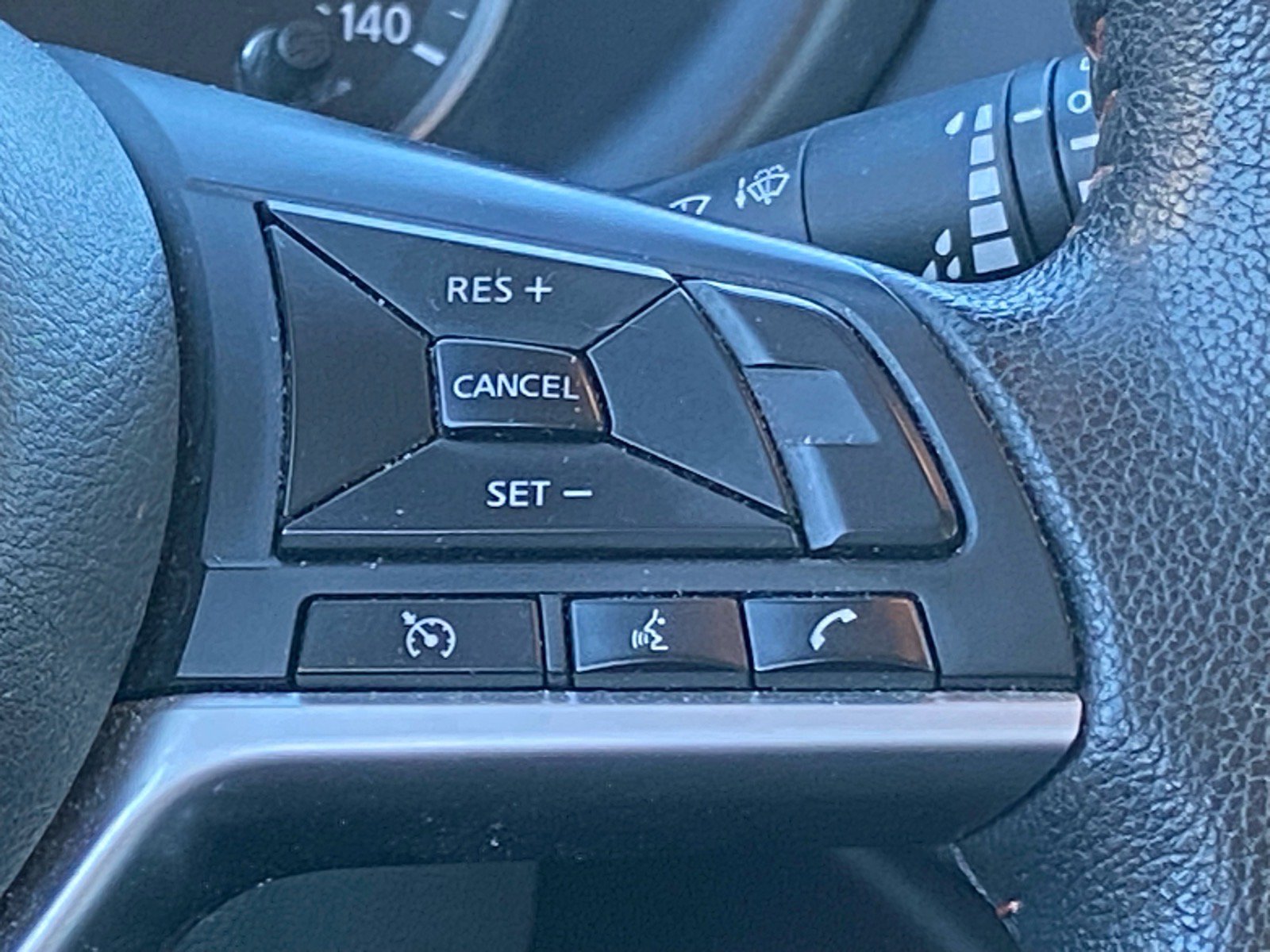 Used 2019 Nissan Kicks SR w/ Exterior Electronics Package FWD image 7