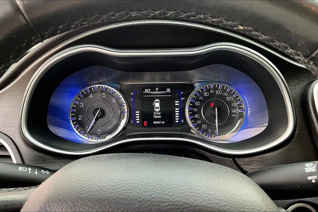 Used 2015 Chrysler 200 Limited w/ Convenience Group image 13