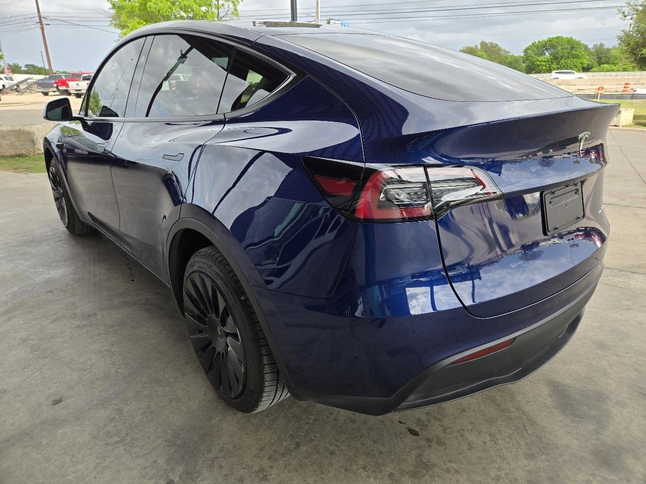 Used 2023 Tesla Model Y Long Range image 12