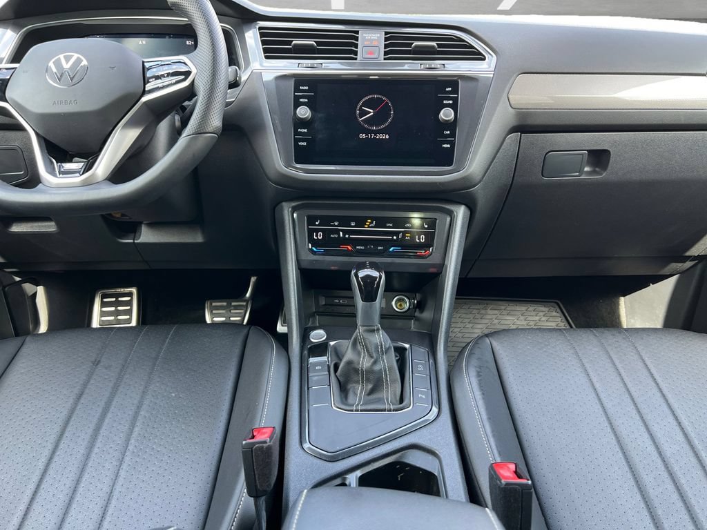 Used 2022 Volkswagen Tiguan SE R-Line FWD image 3