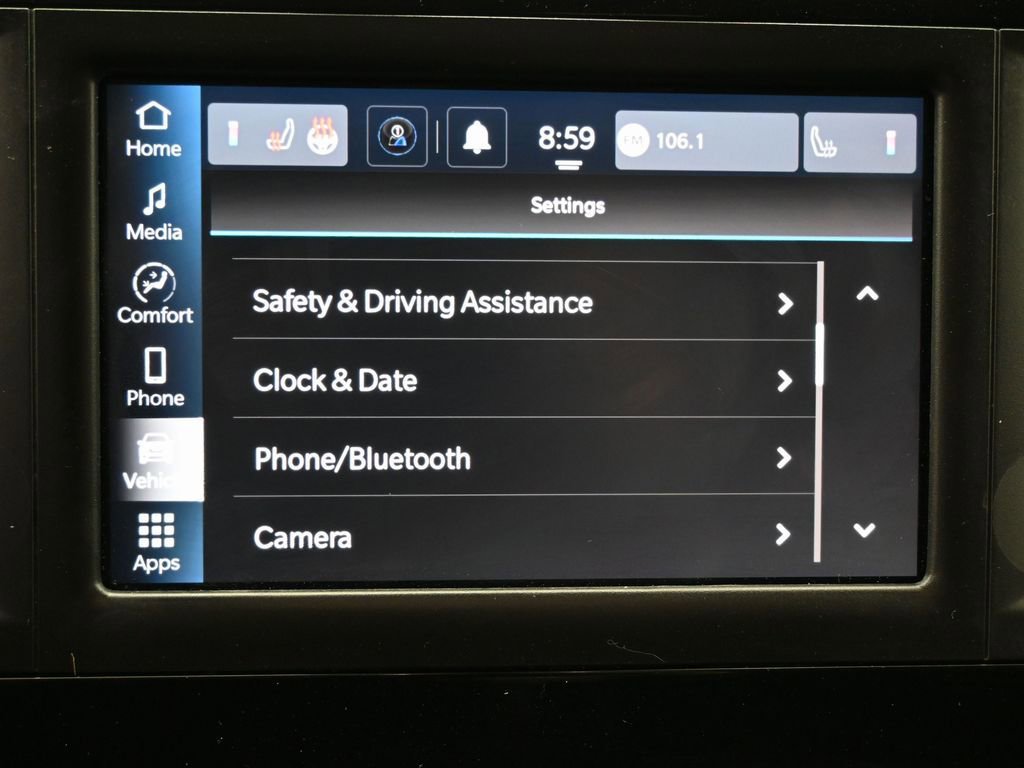 Used 2023 Chrysler Voyager LX image 27