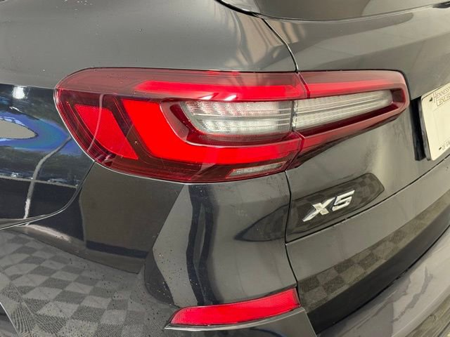 Used 2021 BMW X5 xDrive40i w/ M Sport Package image 14