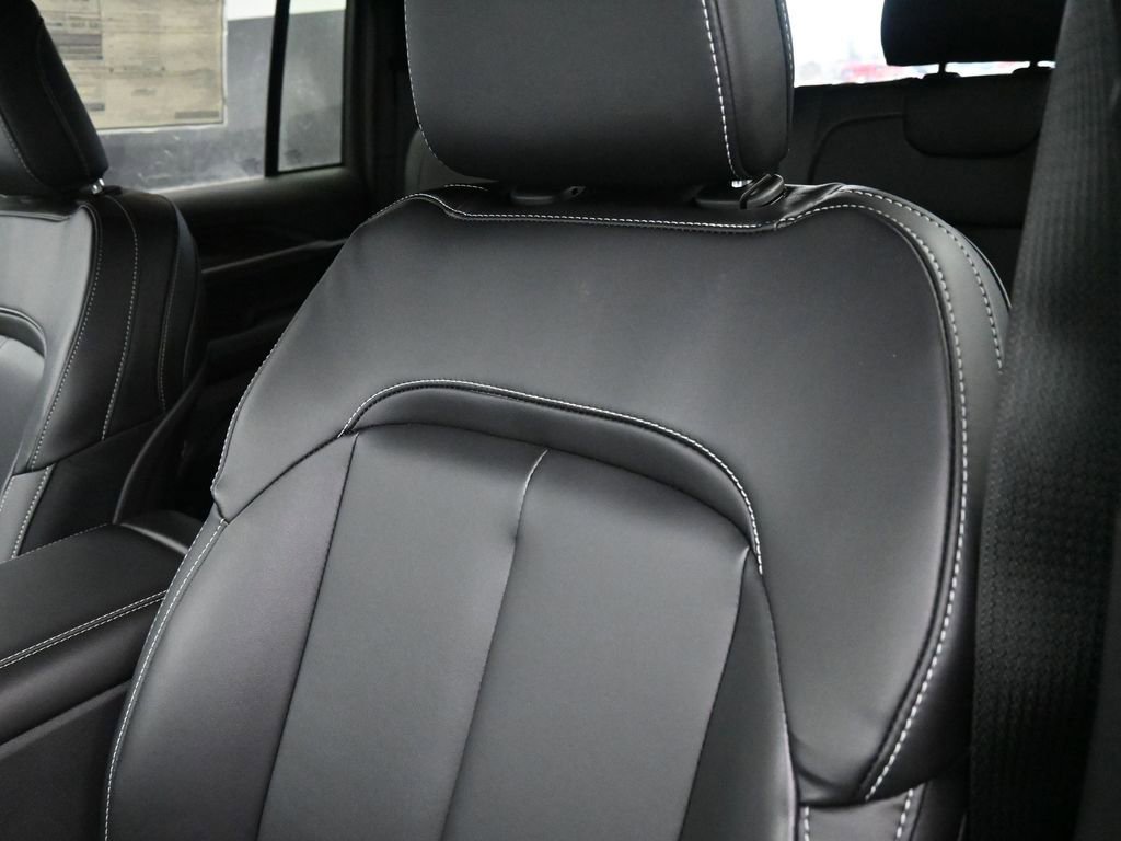 New 2026 Jeep Grand Cherokee Limited w/ Limited Altitude Package image 13