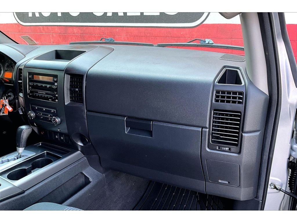 Used 2010 Nissan Titan SE w/ SE Value Truck Pkg AWD/4WD image 17