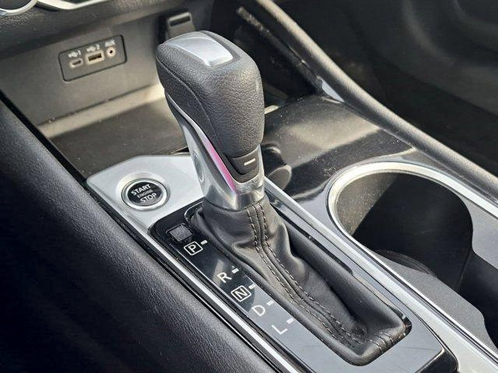 Used 2024 Nissan Altima 2.5 SV FWD image 15