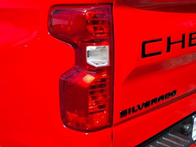Used 2024 Chevrolet Silverado 1500 Custom w/ Dark Appearance Package AWD/4WD image 10