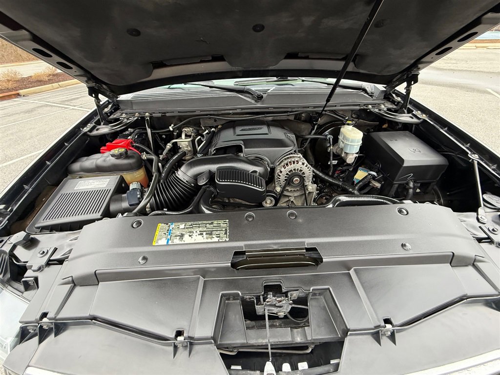 Used 2011 Chevrolet Suburban LTZ image 28