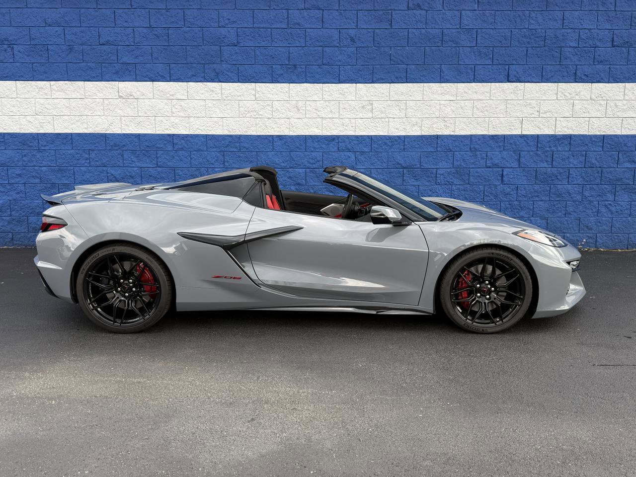 Used 2024 Chevrolet Corvette Z06 w/ Battery Protection Package RWD image 2