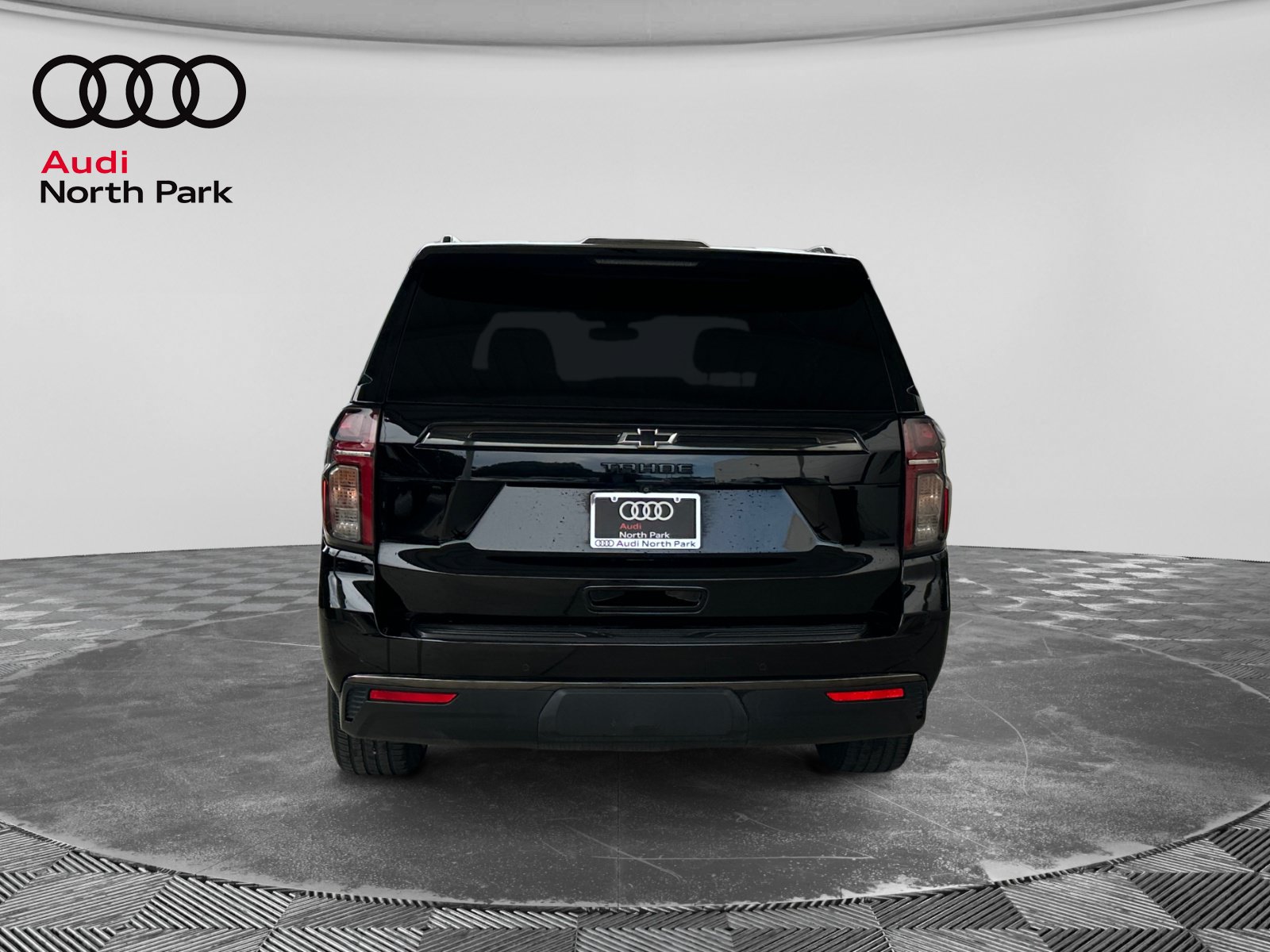 Used 2021 Chevrolet Tahoe Z71 w/ Z71 Off-Road Package AWD/4WD image 4